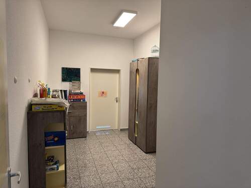 Flur Blick zum Schlafzimmer - 