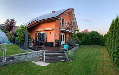 Außenansicht - Hochwertiges Einfamilienhaus im mediterranen Stil mit Pool, Sauna, PV und blickgeschütztem Garten