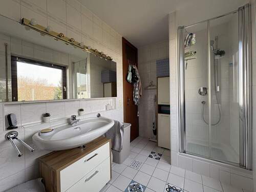 Dusche - Reihenmittelhaus mit 141,00 m&sup2; in Böblingen zum Kaufen