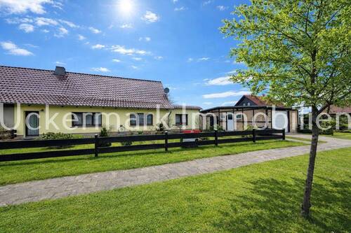 Hausansicht - 4 Zimmer Doppelhaushälfte in Templin