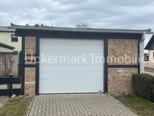 Garage Einfahrt Straße - 