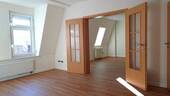 Blick ins Wohnzimmer - Etagenwohnung mit 95,00 m² in Riesa zur Miete