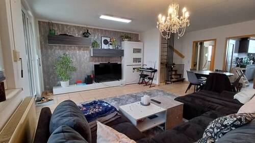 Wohnzimmer - 4 Zimmer Doppelhaushälfte zum Kaufen in Ballenstedt