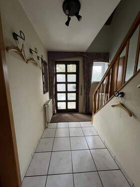 EG Haustür mit Flur 5,24 m² - 
