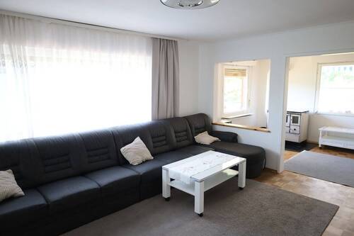 Wohnzimmer - 6 Zimmer Einfamilienhaus zum Kaufen in Balingen