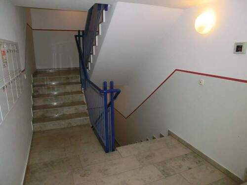 Hausflur - 2 Zimmer Etagenwohnung zur Miete in Bischofswerda