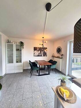 Wohn- und Essbereich - Etagenwohnung mit 76,80 m&sup2; in Lingen (Ems) zum Kaufen