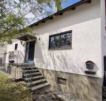 Einfamilienhaus freistehend mit viel Platz, Garten und in ruhiger Wohnlage - Rottenburg-Dettingen