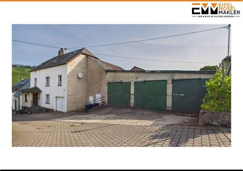 Ihr Haus in guten Händen - Familienfreundliches Wohnhaus mit vielseitig nutzbarer Halle und gepflegtem Garten