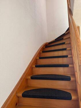 Treppe ins Obergeschoss - 