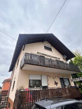 Aussenansicht Balkone - 8 Zimmer Mehrfamilienhaus, Wohnhaus zum Kaufen in Ortenberg