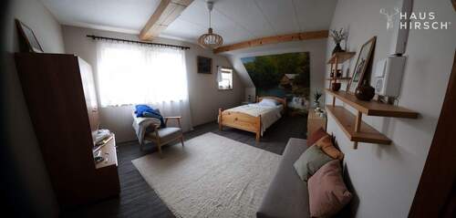 Dachgeschoss 1. (KI Home-Staging)ert) - 4 Zimmer Mehrfamilienhaus, Wohnhaus zum Kaufen in Ruhla