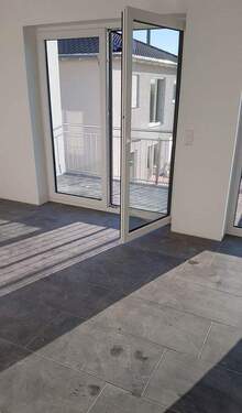 1. OG rechts Balkontür - Mehrfamilienhaus, Wohnhaus in Mainz