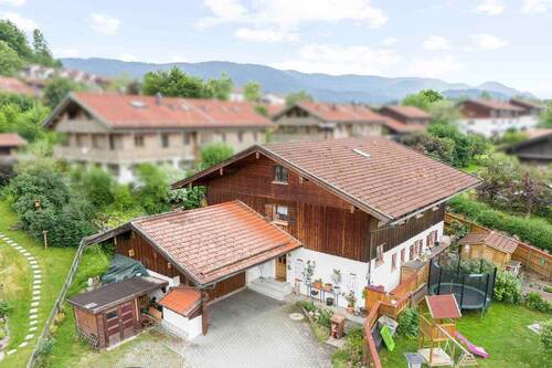 Objektansicht - 7 Zimmer Mehrfamilienhaus, Wohnhaus zum Kaufen in Hausham