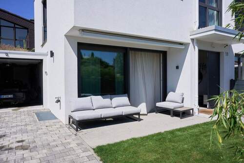 Townhouse Buchrain / Frankfurt - 7 Zimmer Doppelhaushälfte zum Kaufen in Offenbach am Main