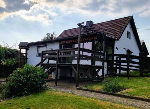 Hausansicht - Hübsches Haus mit Blick zum See