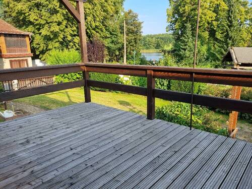 mit großer Holzterrasse - 3 Zimmer Mehrfamilienhaus, Wohnhaus zum Kaufen in Ohorn