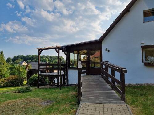 Zu/Eingang von der Straßenseite - 