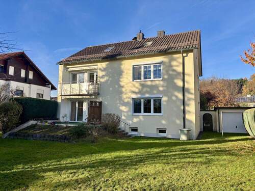 Außenansicht - 7 Zimmer Mehrfamilienhaus, Wohnhaus zum Kaufen in Deggendorf