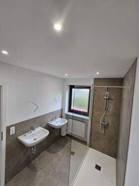 Badezimmer - 5 Zimmer Etagenwohnung zum Kaufen in Cham