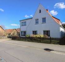 Einfamilienhaus mit 2 Wohneinheiten, Garten und 2 Carportstellplätzen in Natendorf