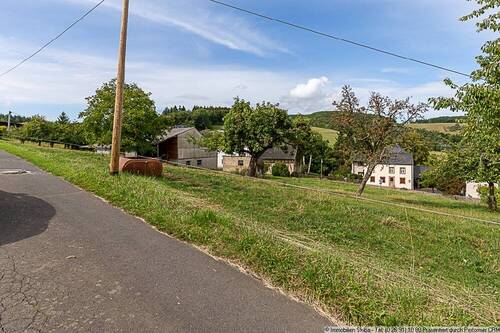 Blick zur linken Seite - Grundstück in Wimbach