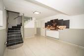 Treppe zum Kellergeschoss - 