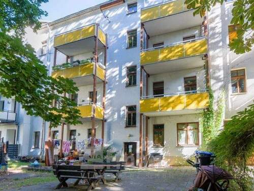 Ansicht Innenhof - Mehrfamilienhaus, Wohnhaus in Chemnitz zum Kaufen