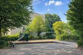 Weiterer Spielplatz - 