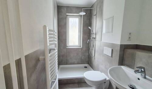 Bad mit Dusche - Etagenwohnung mit 60,00 m&sup2; in Singen (Hohentwiel) zur Miete