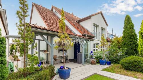 Außenansicht 1 - Familienfreundliche Doppelhaushälfte mit großem Grundstück und Doppelgarage