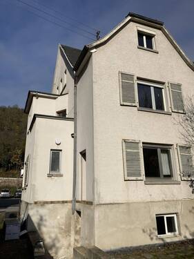 Seiten- und Rückansicht - 6 Zimmer Einfamilienhaus in Burgbrohl