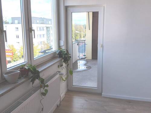 Schlafzimmer mit Balkon - 