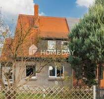 Doppelhaushälfte mit Potenzial - charmantes Sanierungsobjekt wartet auf fleißige Hände - Böhlen