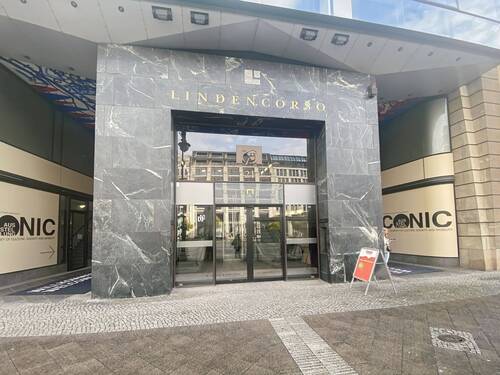 Regus_Unter den Linden 21_Germany_Centre 0527_Buil - Büro zur Miete in Berlin