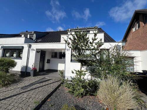 Frontansicht - Modernes Reihenendhaus mit Garage in sehr ruhiger Wohnlage von Wegberg-Harbeck