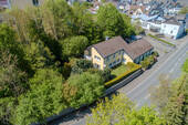 Aufnahme aus der Vogelperspektive - 1 Zimmer Mehrfamilienhaus, Wohnhaus in Bad Laasphe