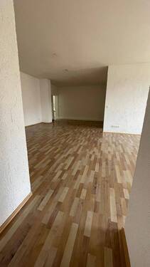 Wohnzimmer - 3 Zimmer Etagenwohnung in Erdmannhausen