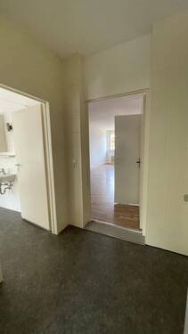 Flur - Etagenwohnung mit 116,40 m² in Erdmannhausen zur Miete