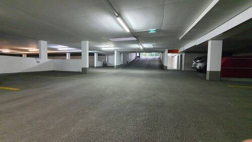 Tiefgarage hell und modern - 
