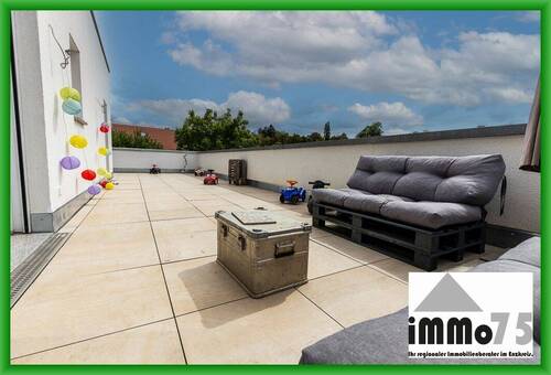 sonnige Terrasse - 6 Zimmer Einfamilienhaus zum Kaufen in Mühlacker