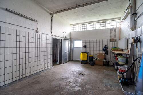 Garage im Gewerbebereich - 