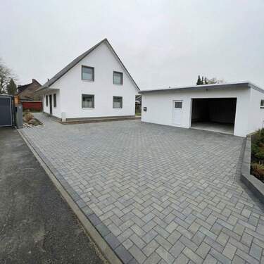 Bild 1 - Neubau EFH, möbliert oder unmöbliert, 3 Schlafzimmer, Garten, große Garage