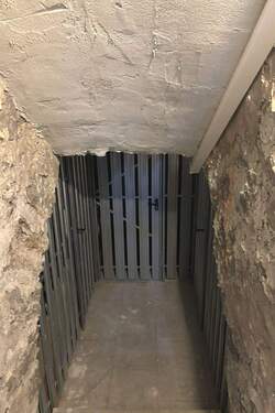 Zugang zum Keller im alten Gewölbekeller - 