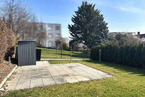 Gartenanteil mit Terrasse - 3 Zimmer Etagenwohnung zum Kaufen in Waiblingen