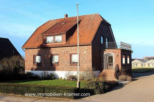 Südansicht - Großes Einfamilienhaus mit Umbaugenehmigung als Zweifamilienhaus