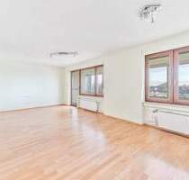 ++ Wohnen mit Aussicht: hell & über den Dächern - sofort verfügbar ++ - Göppingen / Ursenwang