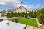 Garten - Mehrfamilienhaus, Wohnhaus mit 390,00 m&sup2; in Stuttgart zum Kaufen