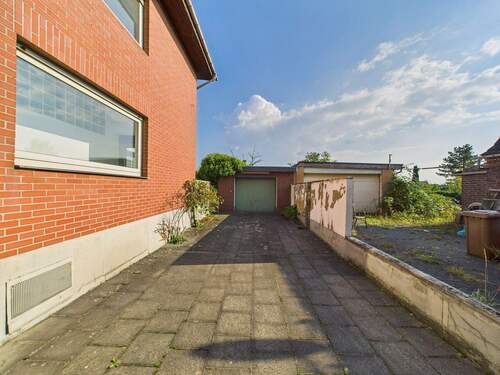 Einfahrt - 4 Zimmer Doppelhaushälfte in Erftstadt