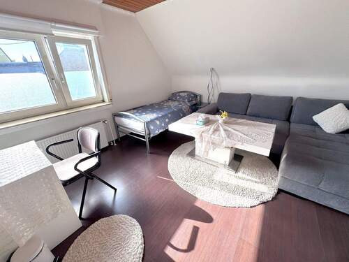 Bild 2 - 4 Zimmer Einfamilienhaus zum Kaufen in Köln